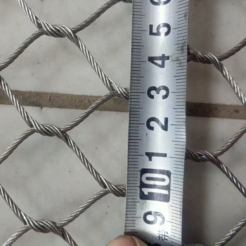 高速缆索护栏:交通安全的关键守护者