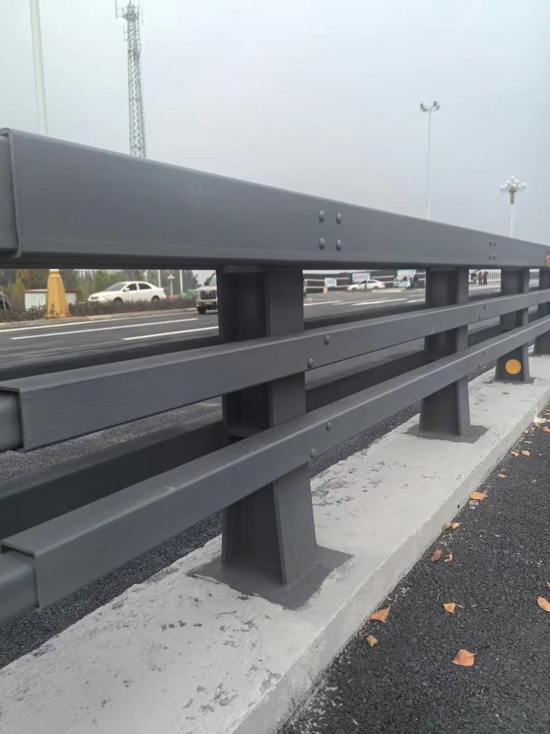 公路防撞护栏